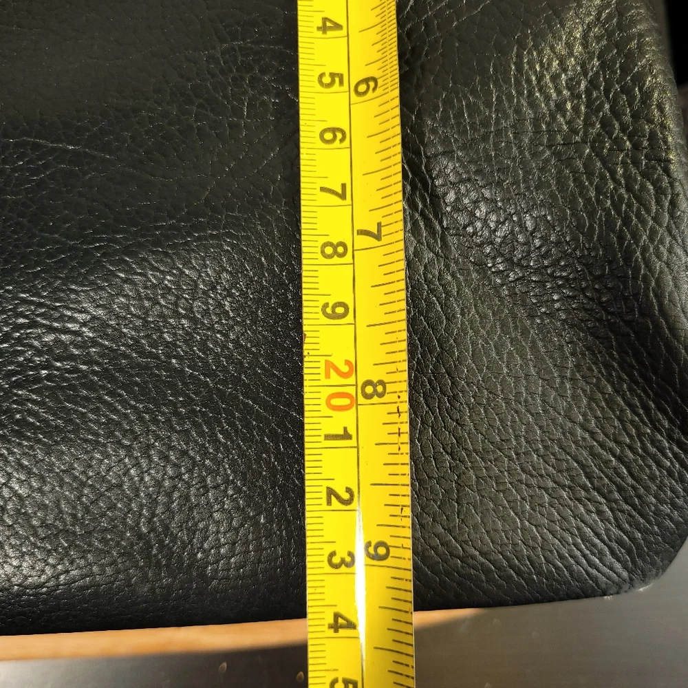 Oscar de la Renta Tassel Front Leather Bag - Picture 13 of 14